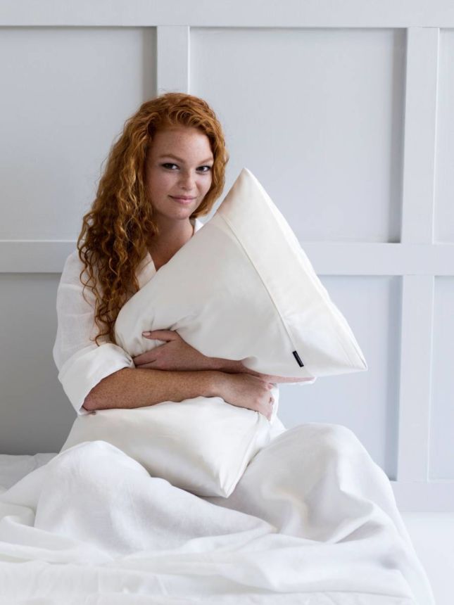 Does Sleeping on Silk Help Acne-Prone Skin?