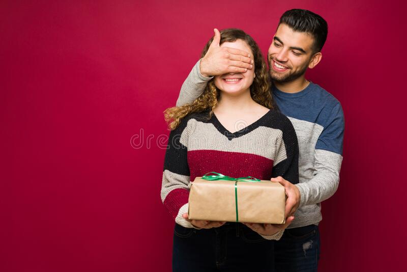 How to surprise your girlfriend: 8 things to do