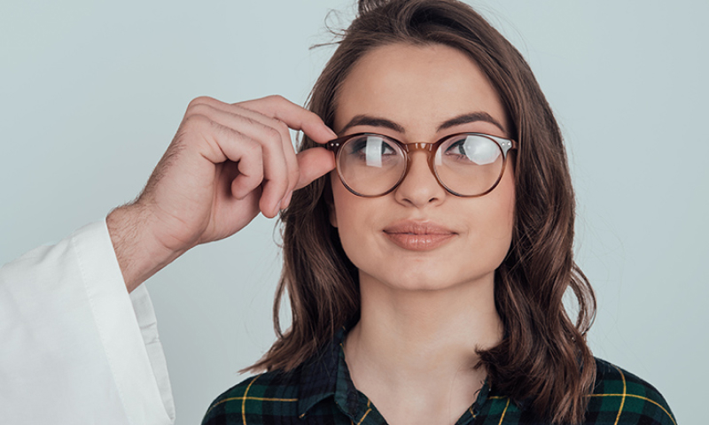 Did you know that wearing eyeglasses can rest and relax your eyes? Check out some of the 2022 glasses that are fashionable as well as comfortable.