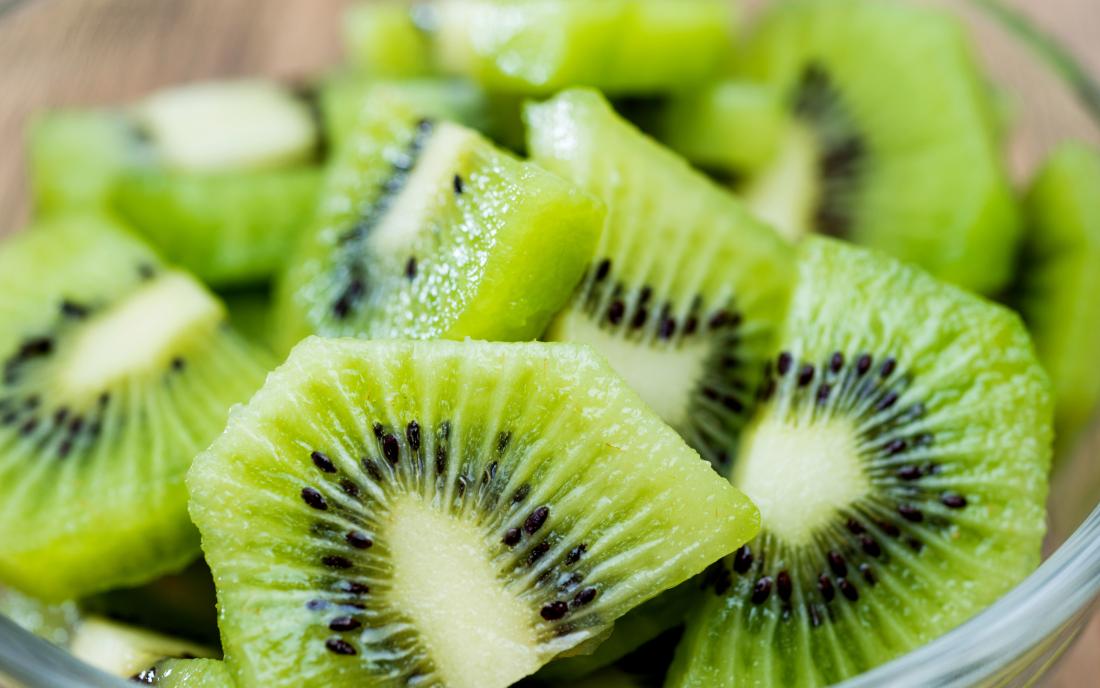 KIWI’S HEALTH BENEFITS AND SIDE EFFECTS