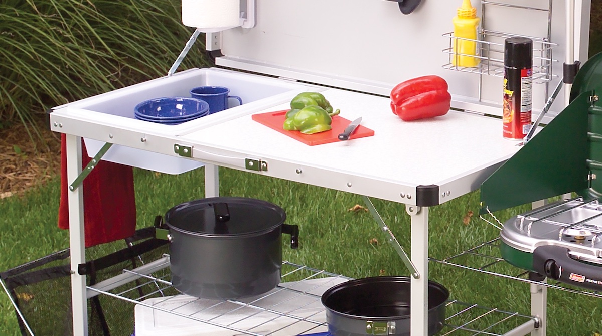 How to Clean Dishes While Camping