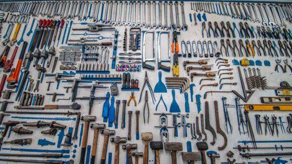 ￼10 Essential Tools that Everyone Should Have