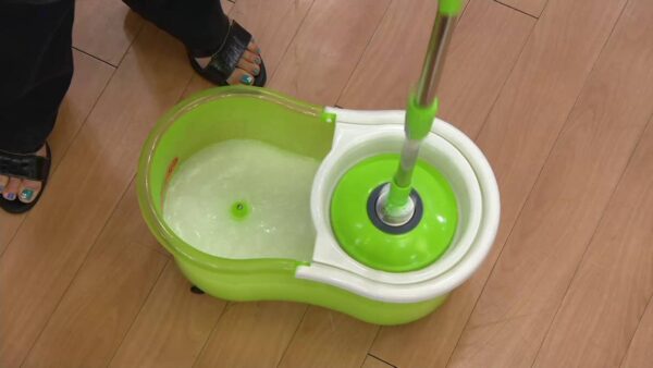 Tips to clean spin mop head: