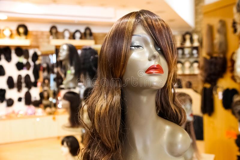 How to style a wig correctly