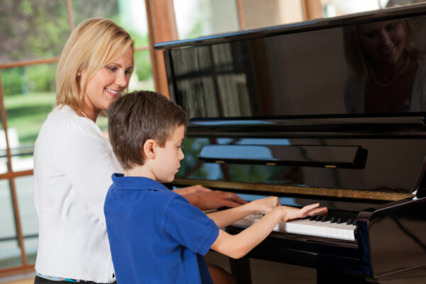 Are online piano lessons effective enough? (Know the truth here)