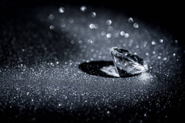Can a jeweler tell if a diamond is lab-created?