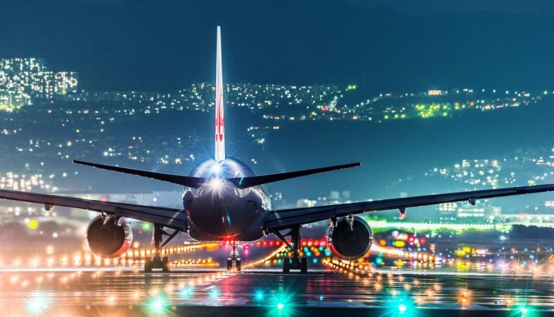 Global Commercial Airport Lighting Market