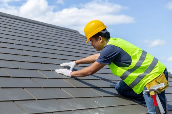 Hiring a Roofing Company (Helpful Guide)