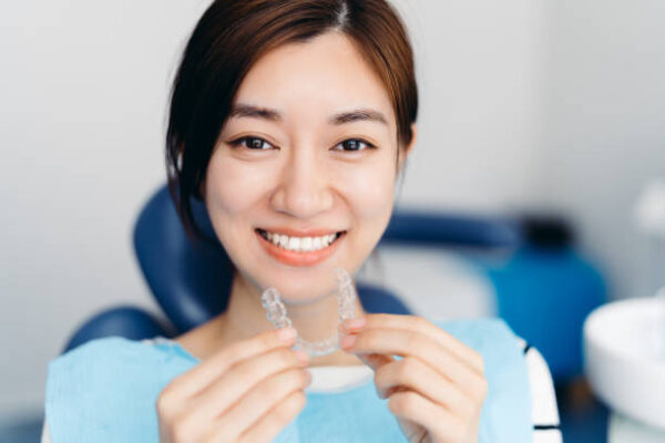 How to Correct Your Teeth Alignment at Home with Clear Aligners